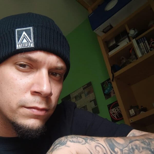 Gorro Negro Estampado - Imagen 3